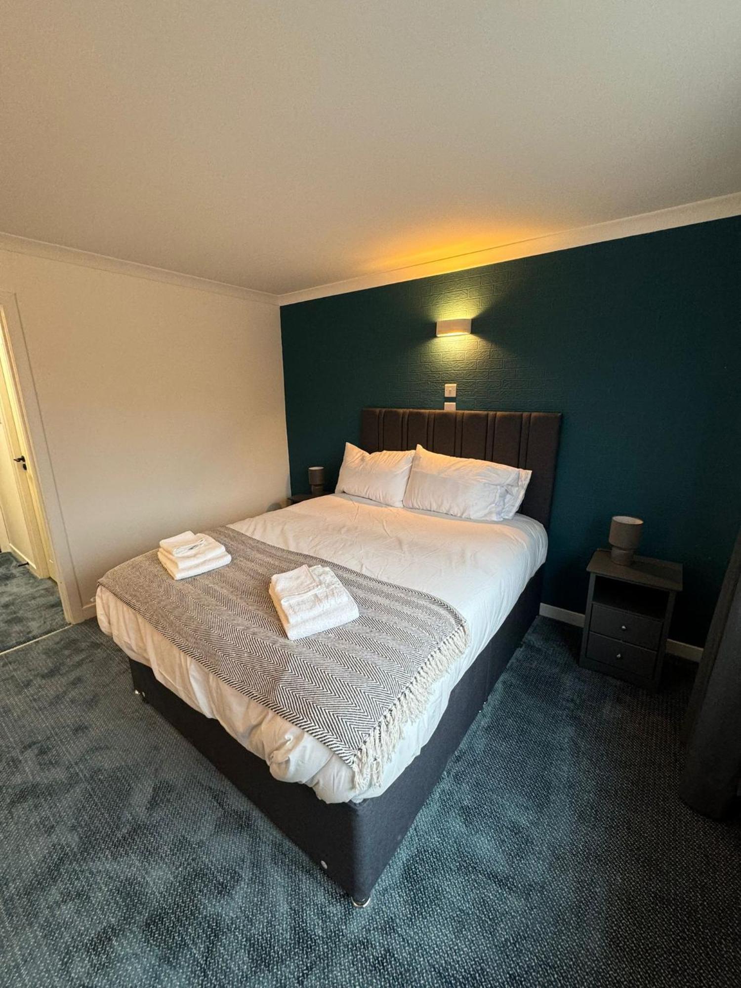 Newly Renovated Cozy Rooms In Fife フレウチー エクステリア 写真