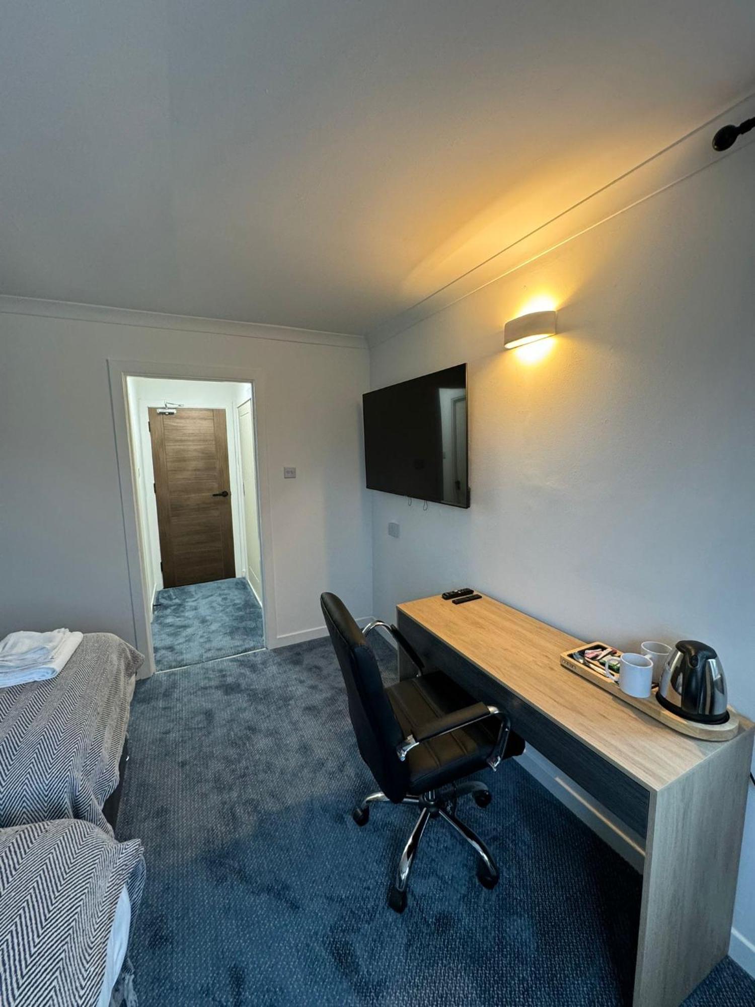 Newly Renovated Cozy Rooms In Fife フレウチー エクステリア 写真