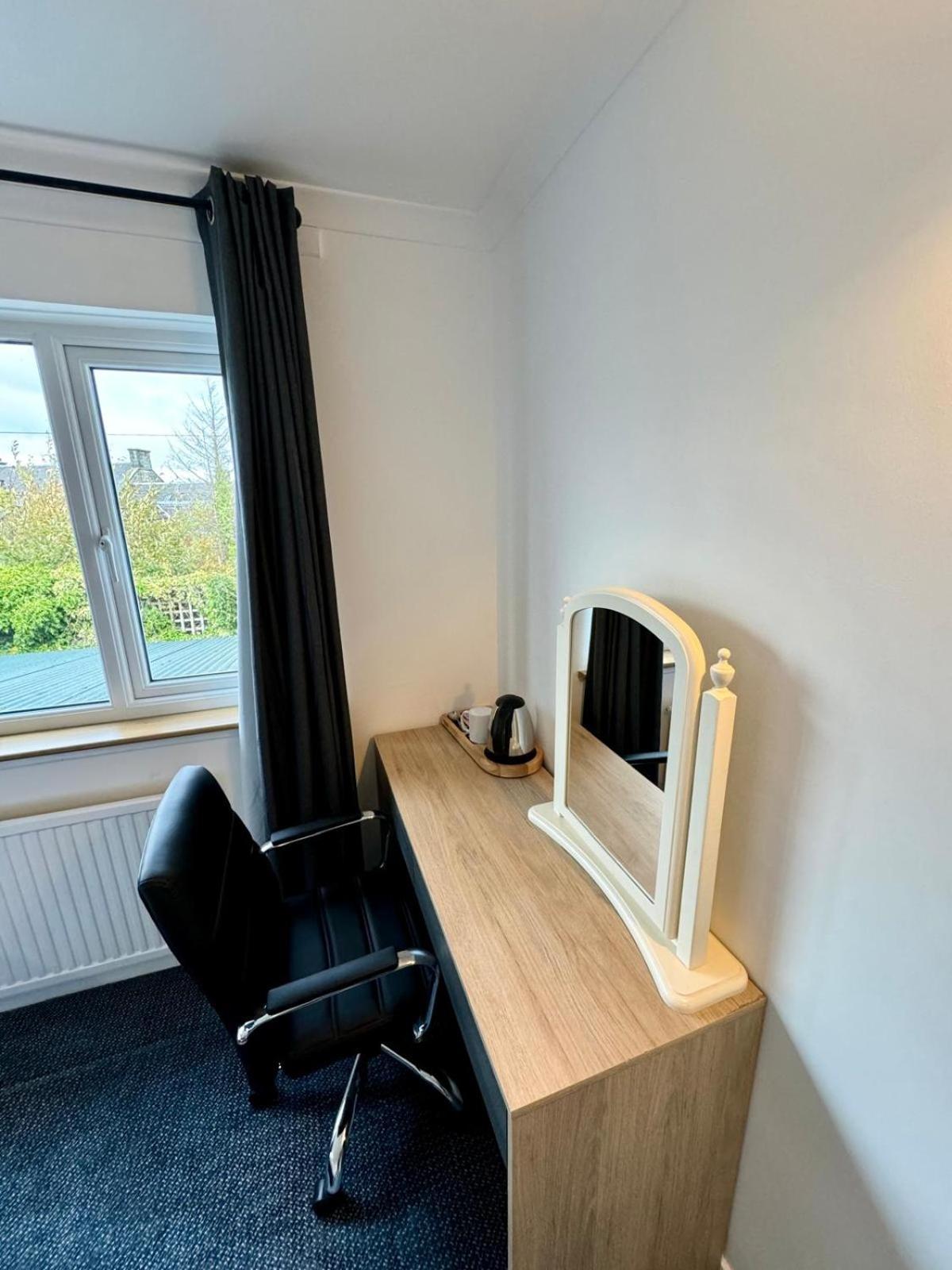 Newly Renovated Cozy Rooms In Fife フレウチー エクステリア 写真